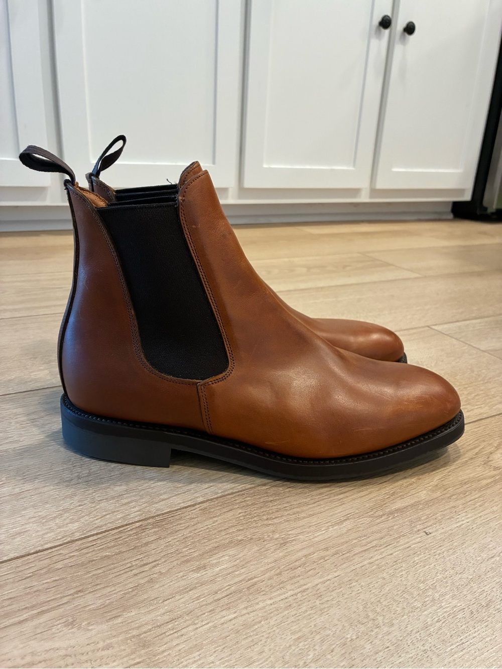 NEW Sanders Men’s Towchester Chelsea Boot Brown Leather Waxy Size 8.5 UK/9.5 US